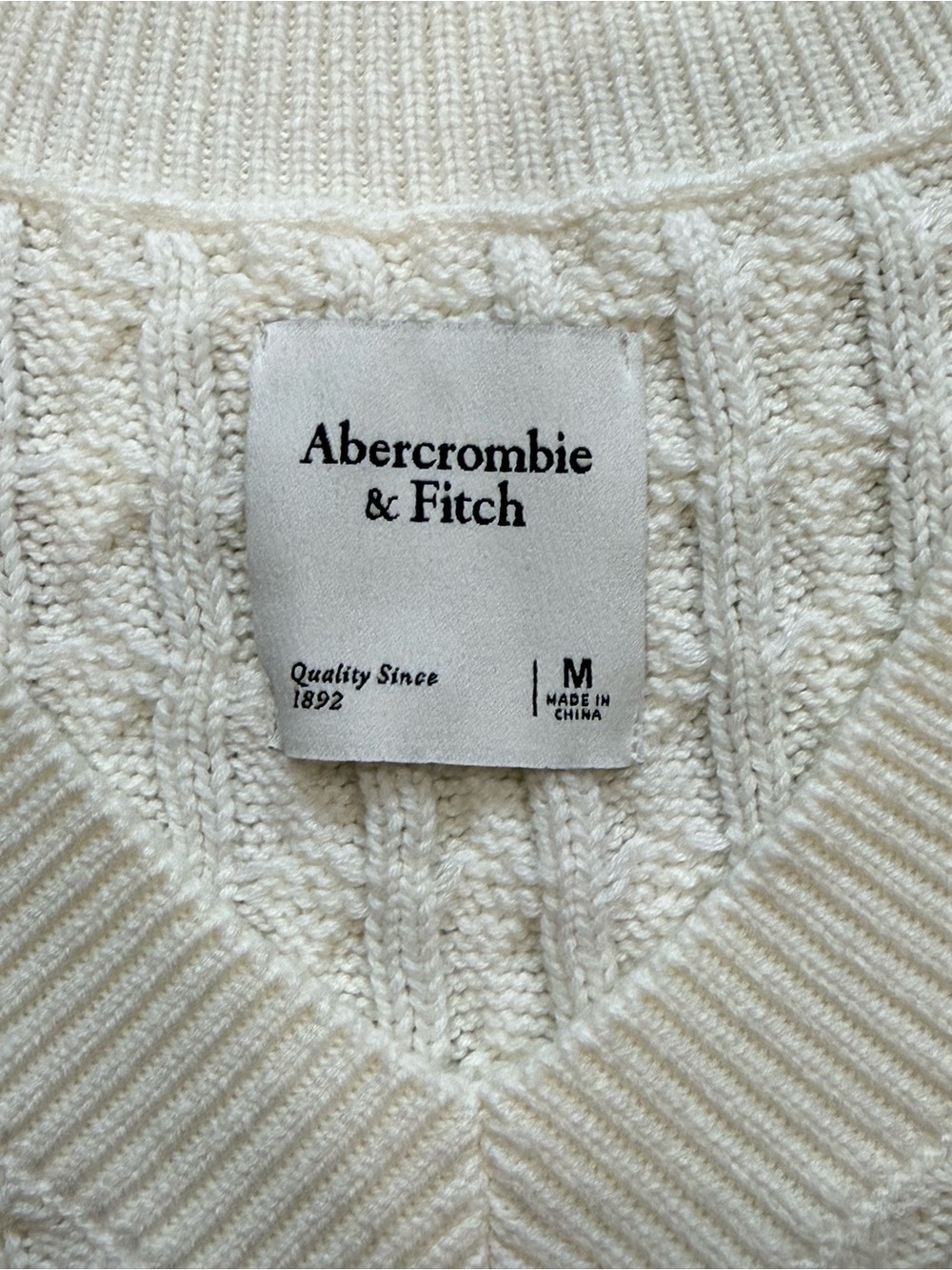 Abercrombie & Fitch Cable-Knit V-Neck Sweater Vest Cream Size M - Picture 3 of 6